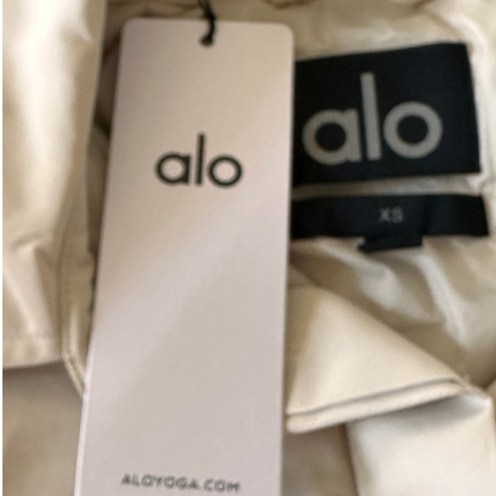 Alo Yoga NWT SZ XS Explorer Button Down Bone White Oversized Shacket W5114R - Picture 14 of 16